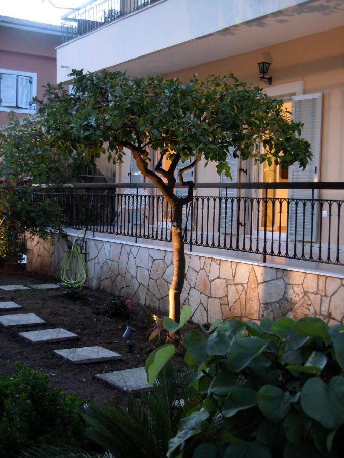 Casa Malu Boutique Apartments - No 1 Гувия Екстериор снимка